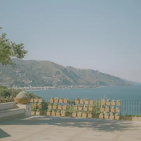 Terra Rossa Taormine