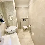 特拉罗萨陶尔米纳公寓 公寓式酒店