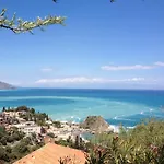 公寓式酒店 特拉罗萨陶尔米纳公寓