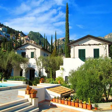 Terra Rossa Aparthotel 3*