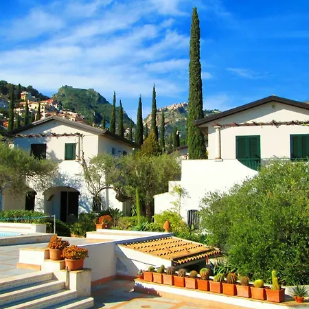 Terra Rossa 3* تاورمينا