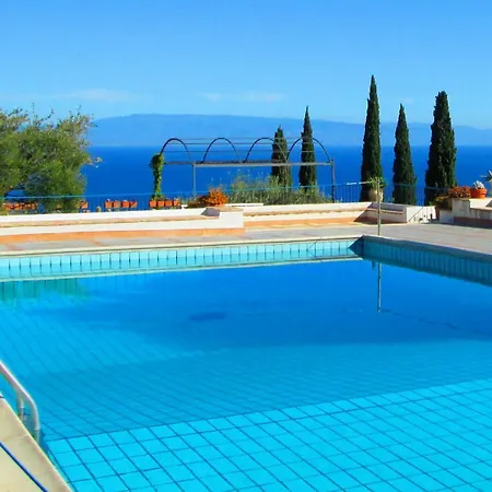 Terra Rossa 3* تاورمينا