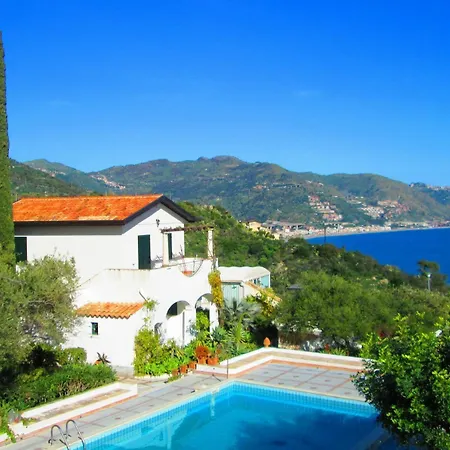 Aparthotel Terra Rossa 3*