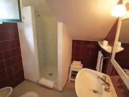 特拉罗萨陶尔米纳公寓 4*