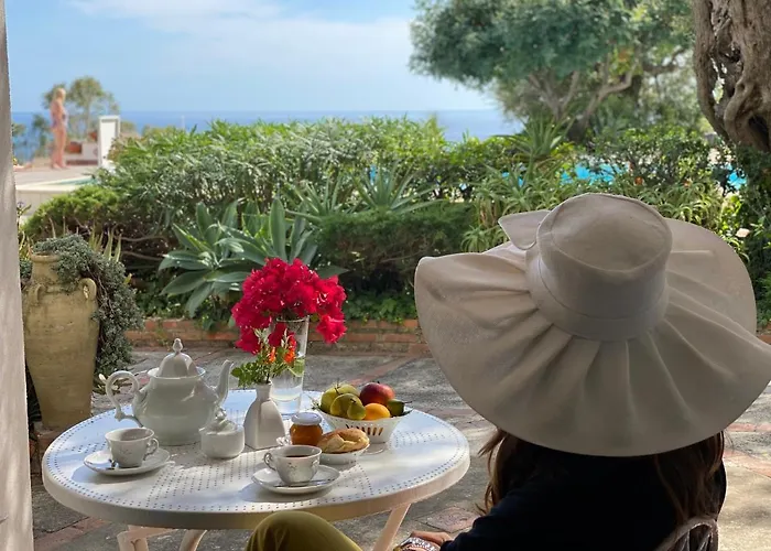 特拉罗萨陶尔米纳公寓 公寓式酒店