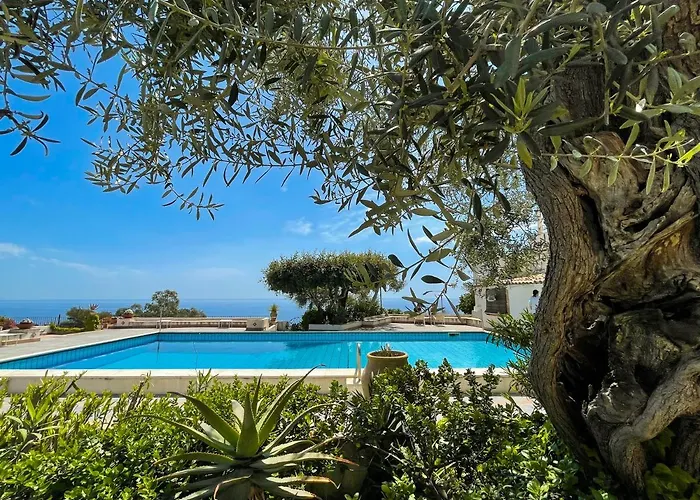 公寓式酒店 特拉罗萨陶尔米纳公寓 4*