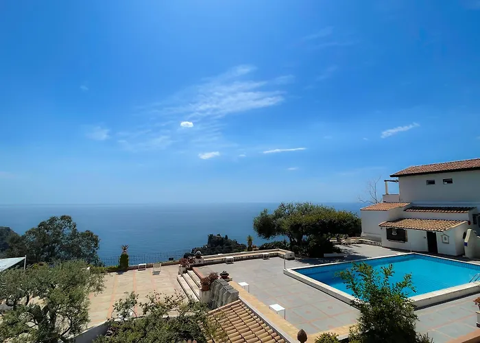 特拉罗萨陶尔米纳公寓 公寓式酒店 陶尔米纳