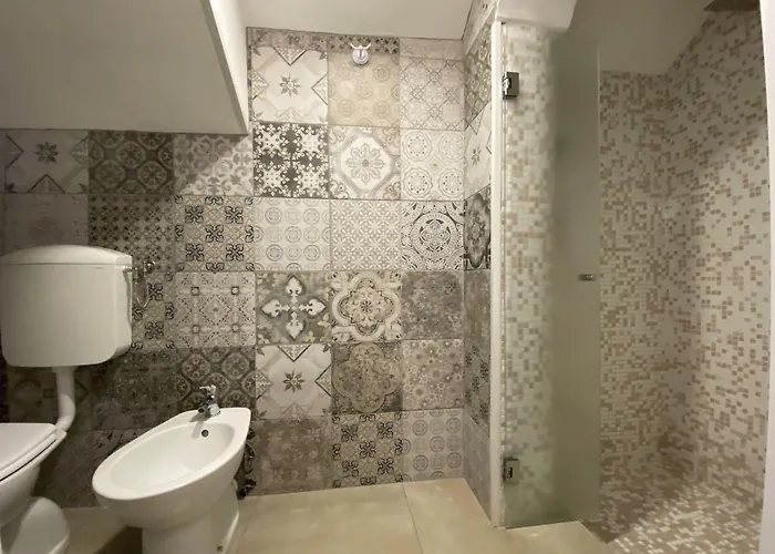 特拉罗萨陶尔米纳公寓 4*