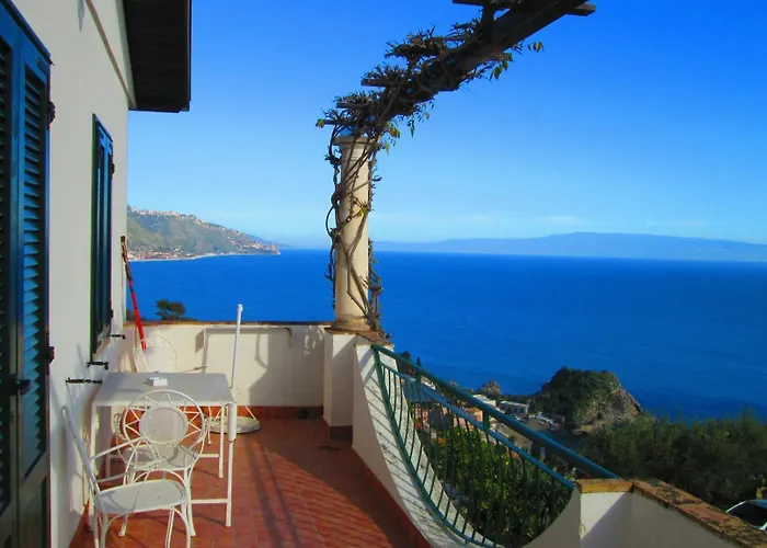 特拉罗萨陶尔米纳公寓