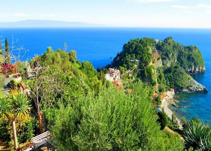 特拉罗萨陶尔米纳公寓 公寓式酒店