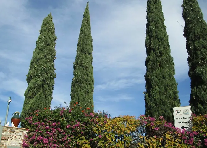 特拉罗萨陶尔米纳公寓 4*