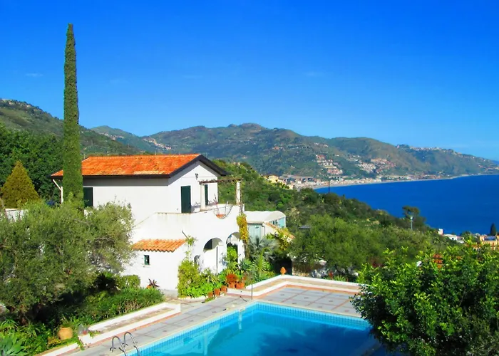 公寓式酒店 特拉罗萨陶尔米纳公寓 4*